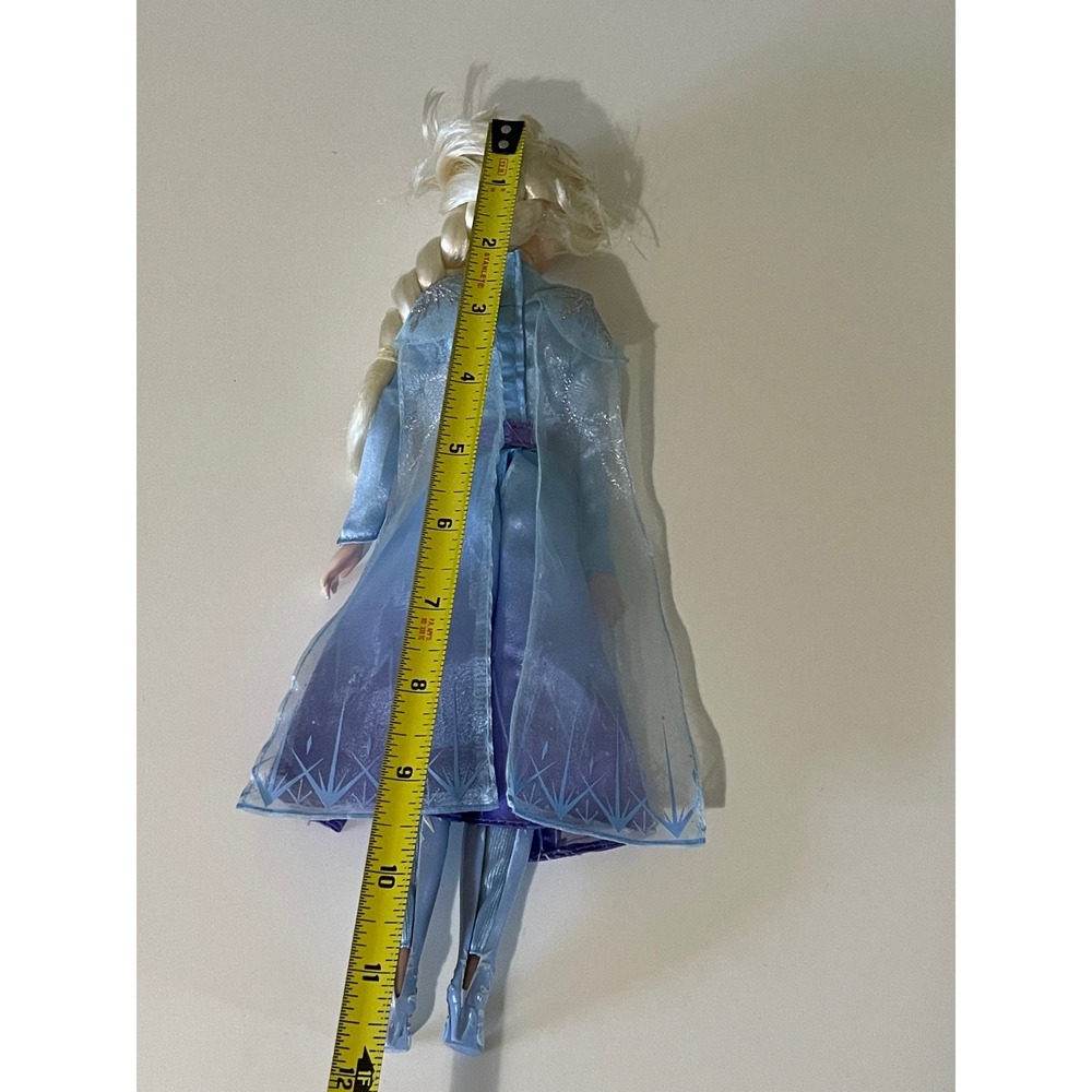 Elsa Disney Store Singing Doll – Frozen 2 – 11'' Used - Picture 5 of 9